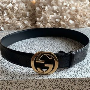 Women’s Gucci belt